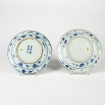 Two blue and white dishes, Ming dynasty, Wanli (1572-1620).
