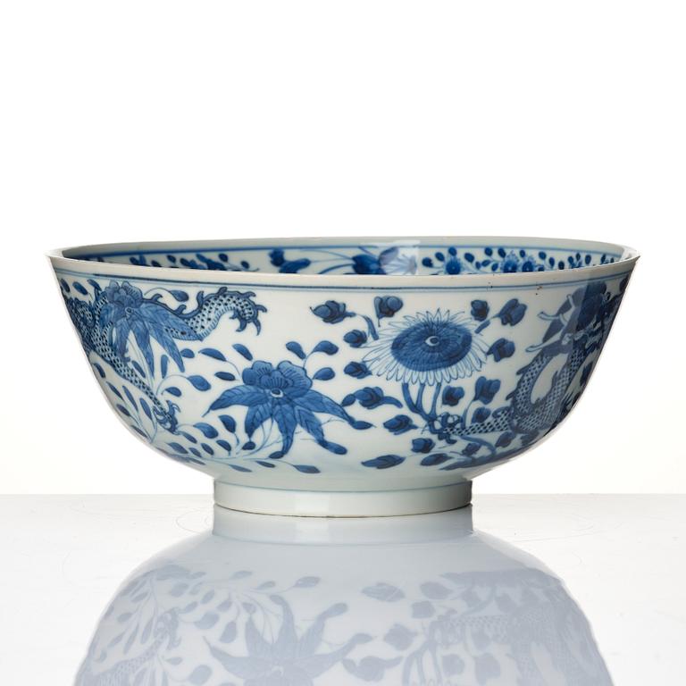 Skål, porslin. Sen Qingdynasti, 1800-tal.
