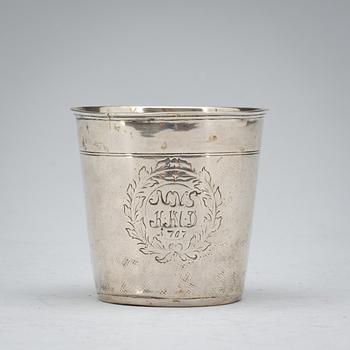 BÄGARE, silver, Poul Ottesen Kjaerulf, Ringköbing, Danmark.  Bär datering 1707. Vikt ca 64g.
