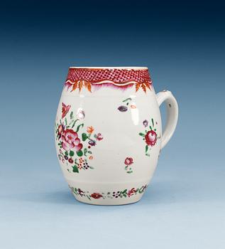 1628. A large famille rose tankard, Qing dynasty, Qianlong (1736-95).