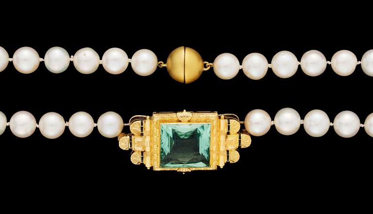 A cultured pearl and aquamarine necklace.