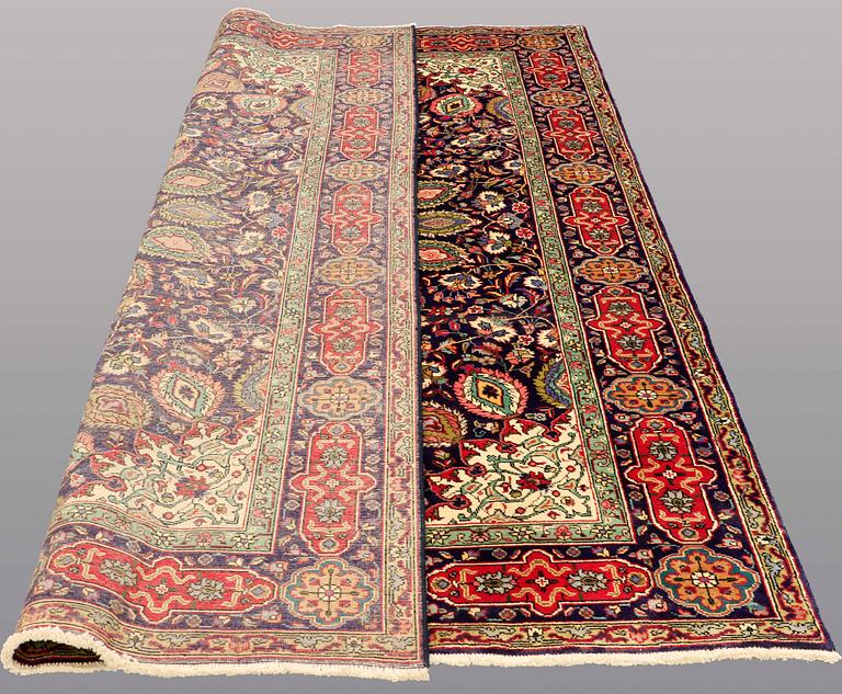 MATTA, Täbriz, ca 297 x 202 cm.