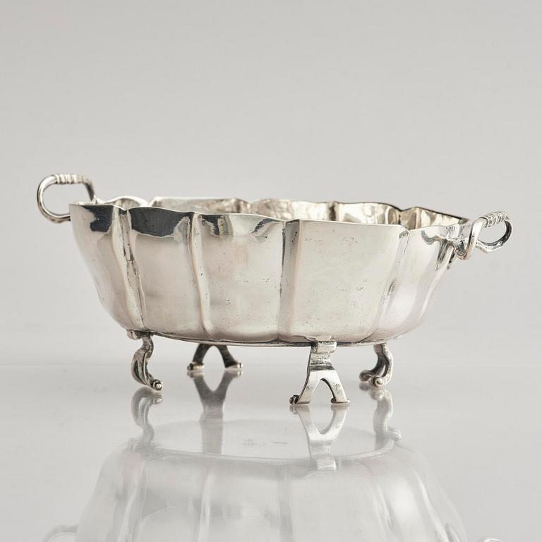 A Swedish 18th century silver bowl, mark of Christoffer Wasserman (active 1734-1770), Lindesberg.