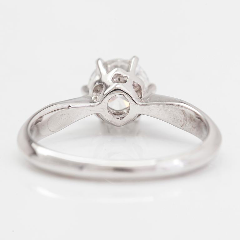 A 14K white gold ring, with a brilliant-cut diamond approx. 1.02 ct according to certificate.