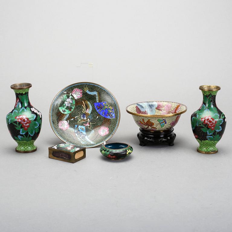 PARTI CLOISONNE,  8 delar, omkring 1900-tal, mestadels Kina.