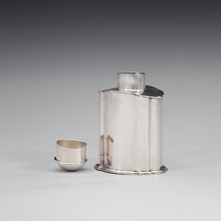 A Norwegian 18th century silver tea-caddy, marks of Jacob Nielsen, Oslo/Christiania 1724.