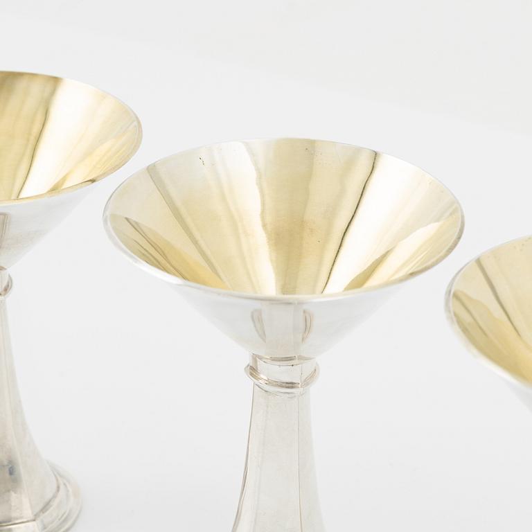 Tillbringare och martiniglas, 4 st, silver, HB Persson, Stockholm, 1953.