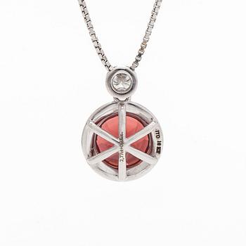 Kaulakoru, 18K valkokultaa, fasettihiottu granaatti ja timantteja.