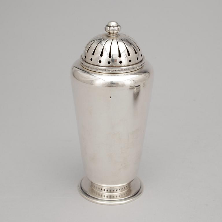 STRÖARE samt SALTKAR, 5 delar, silver, GAB, Stockholm, 1944. Tot vikt ca 258 gram.