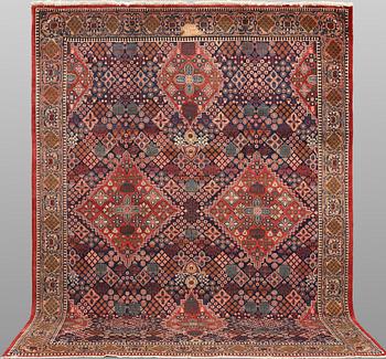 A Djoshaghan carpet, c. 312 x 217 cm.