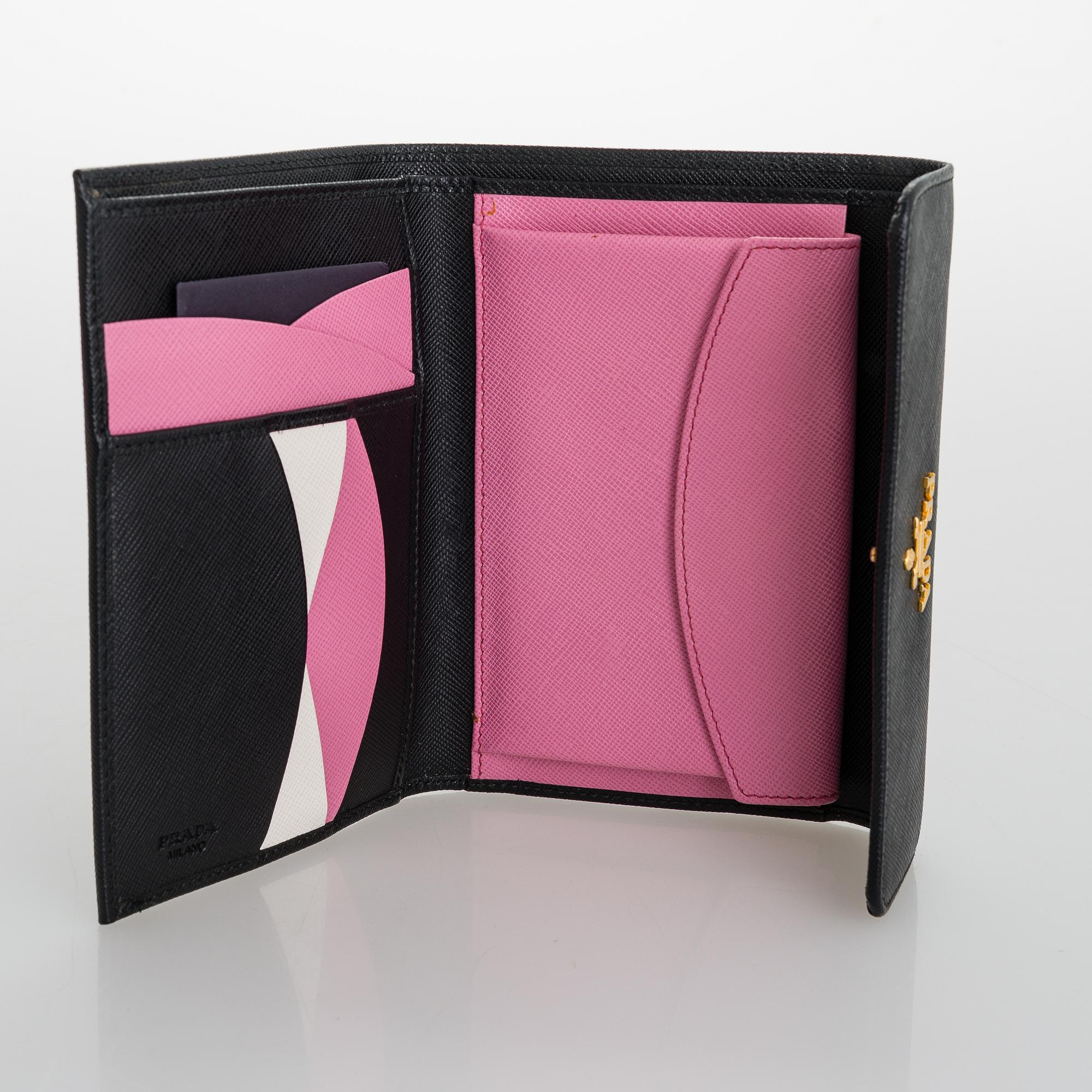 PRADA, Laukku ja lompakko.