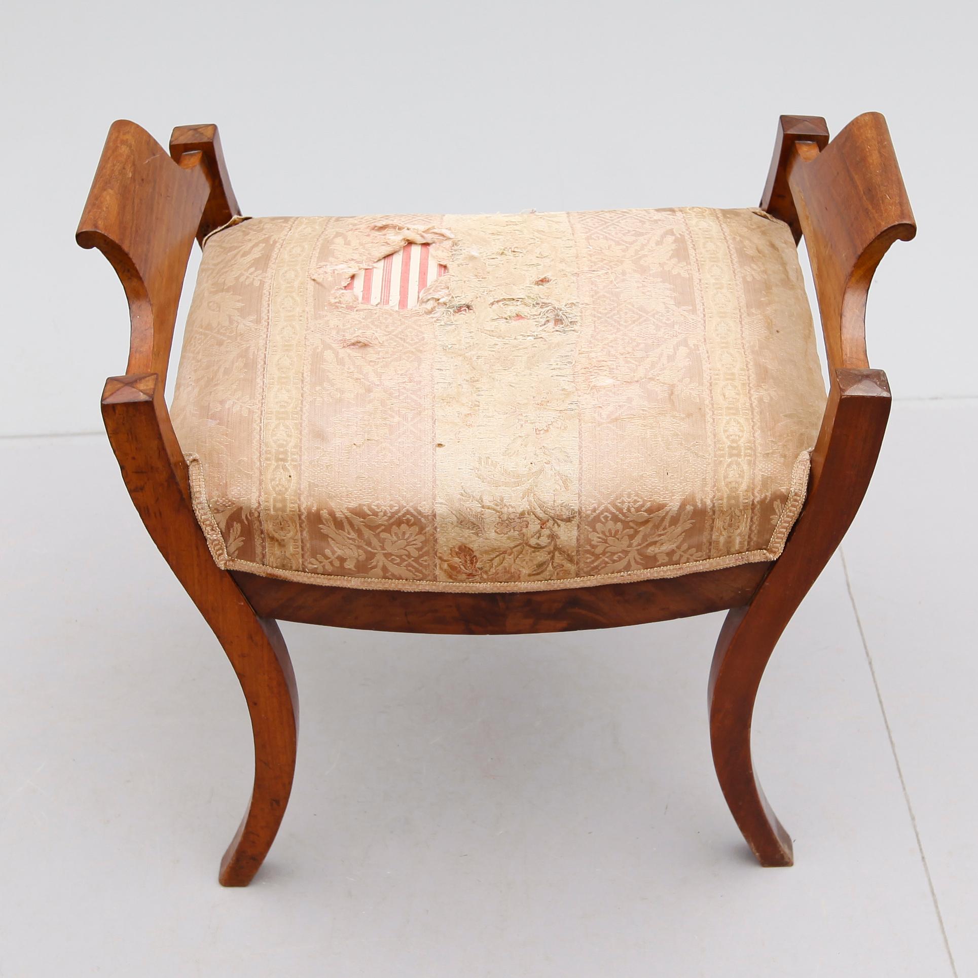 TABURETT, Karl Johan, 1800-talets mitt.