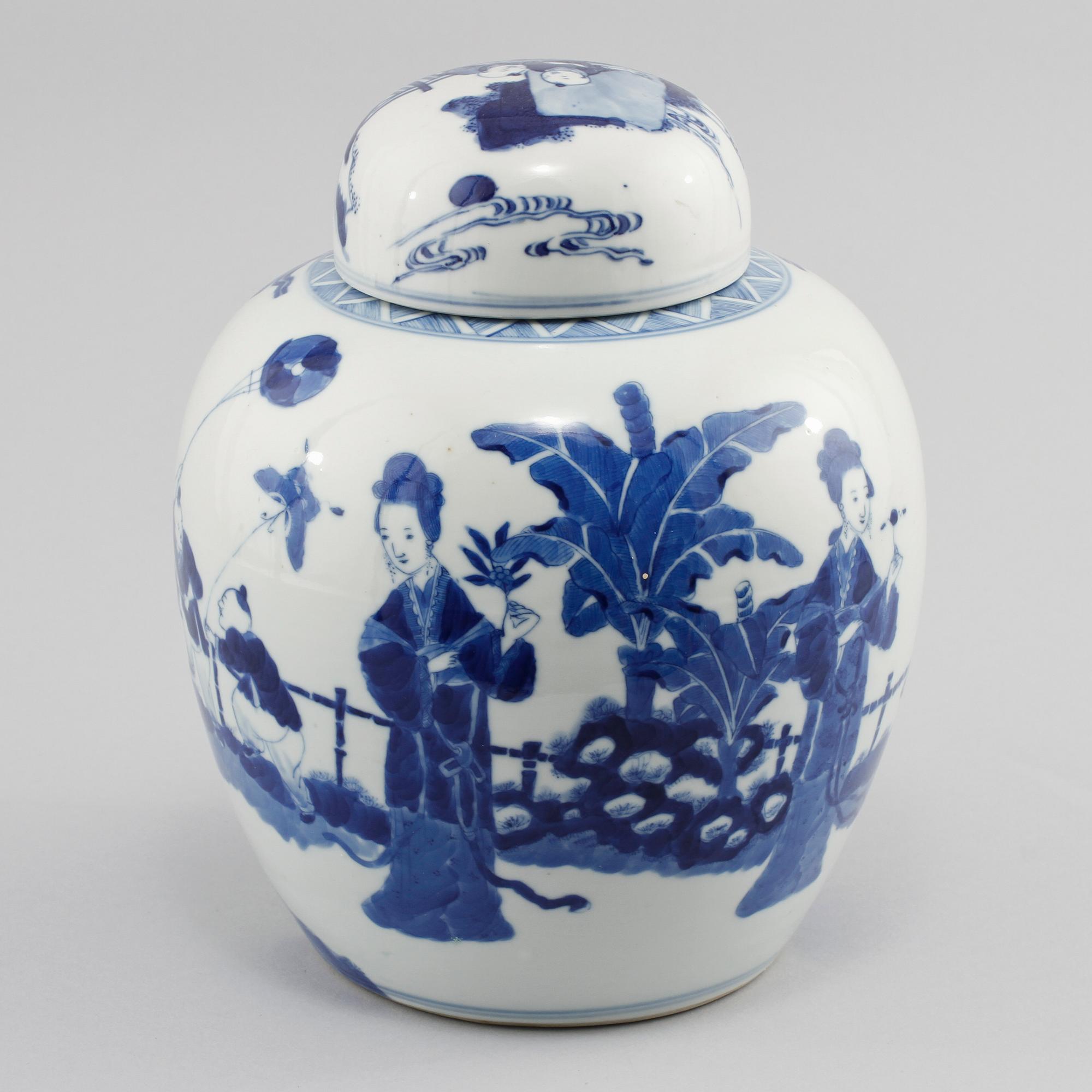 BOJAN MED LOCK, porslin, Kina, 1900-tal.