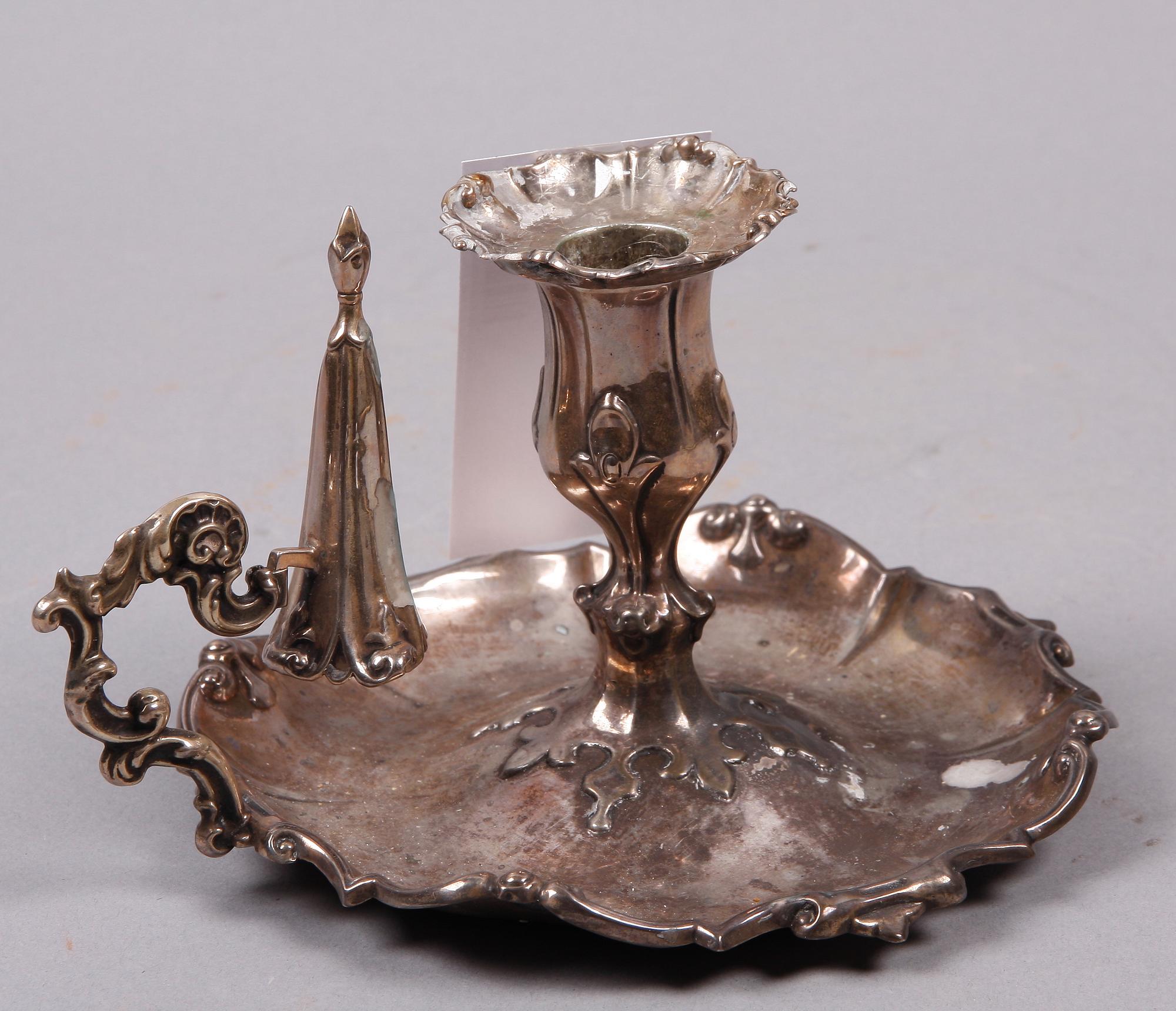 NATTLJUSSTAKE MED LJUSSLÄCKARE, silver, nyrokoko, Möllenborg, Stockholm 1855.