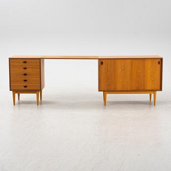 A teak veneered sideboard, 1950's/1960's.