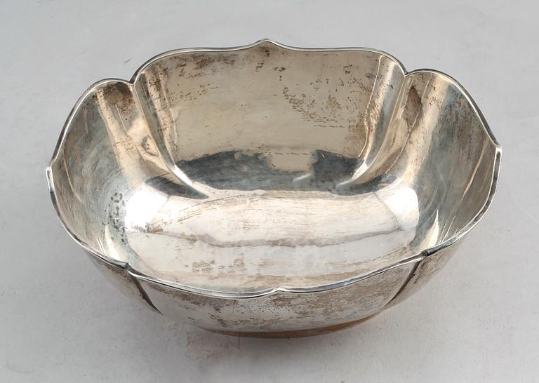 SKÅL, silver, Michelsen, Stockholm 1949. Vikt ca 209 g.