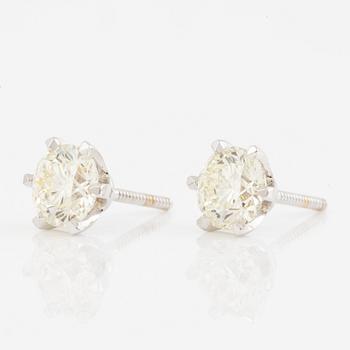 Earrings 18K white gold with brilliant-cut diamonds.