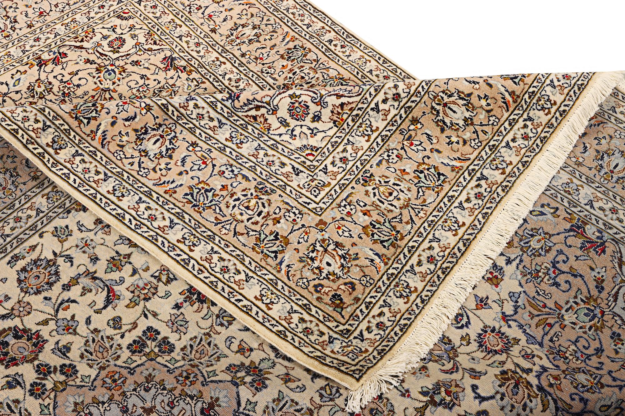 A Keshan carpet, c. 283 x 195 cm.