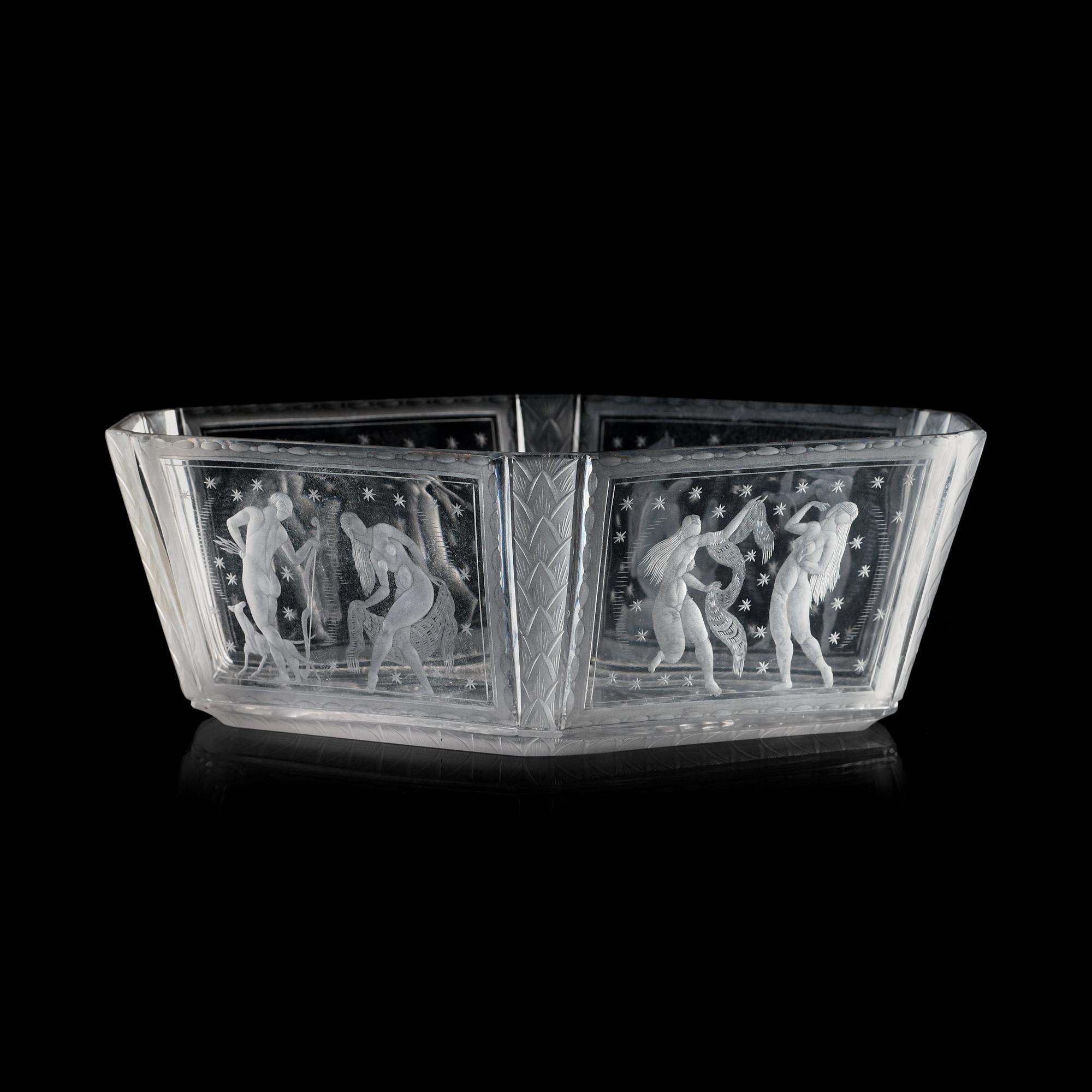 A Simon Gate 'Swedish Grace' engraved glass bowl, Orrefos 1921.