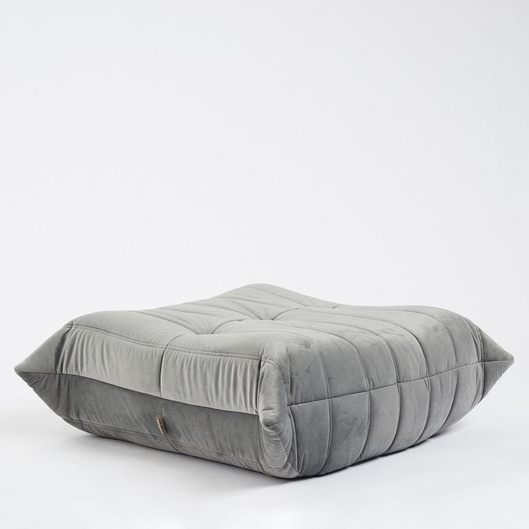 Michel Ducaroy, soffa, fåtölj och fotpall, "Togo", Ligne Roset, 2000-tal.