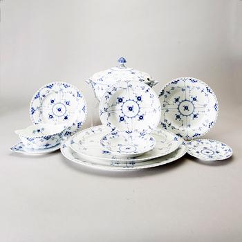 SERVIS, helblonde, 52+1 delar, Musselmalet, Royal Copenhagen.