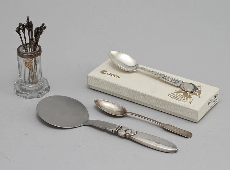 PARTI SILVER, 14 delar, silver, bl a Georg Jensen, 1700 repsektive 1900-tal. Vikt 155 g.
