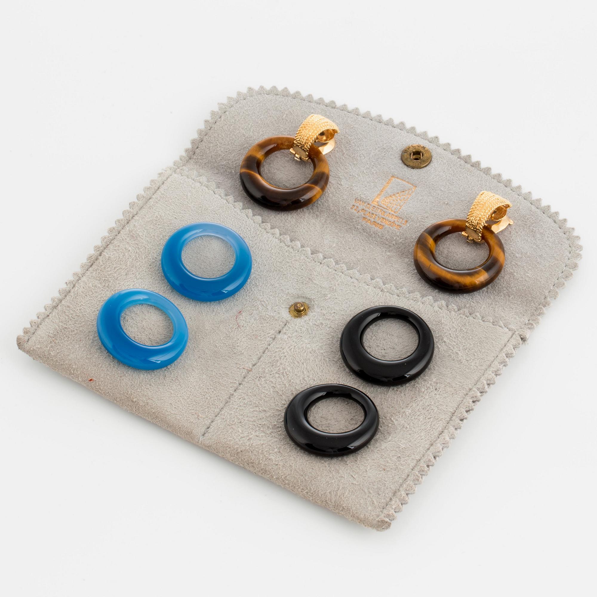 Van Cleef & Arpels ett par örhängen "Doorknocker" 18K guld med tre par utbytbara ringar.
