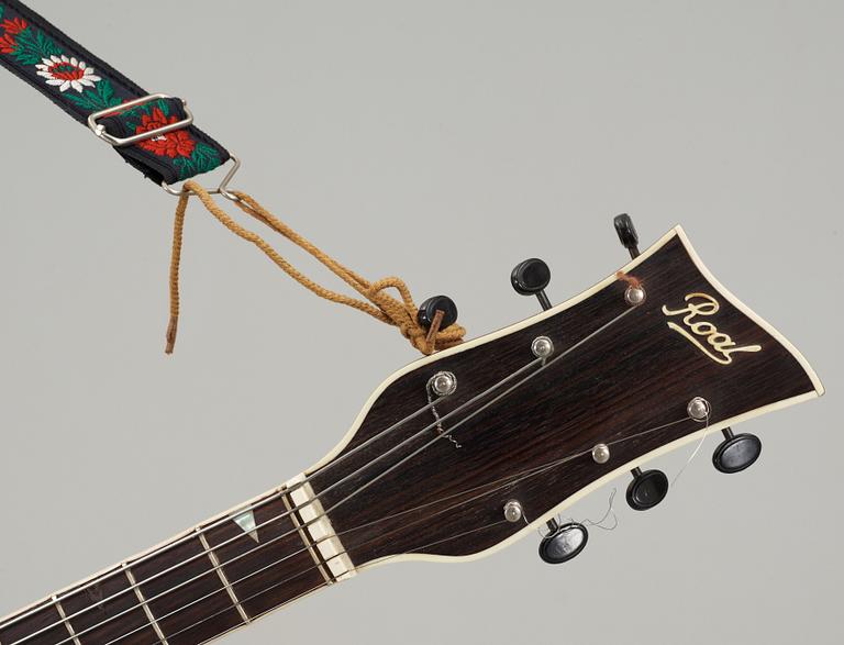 GITARR, Roal, 1900-tal.