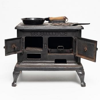 Toy stove, cast iron, Husqvarna No 3, 19th/20th century.