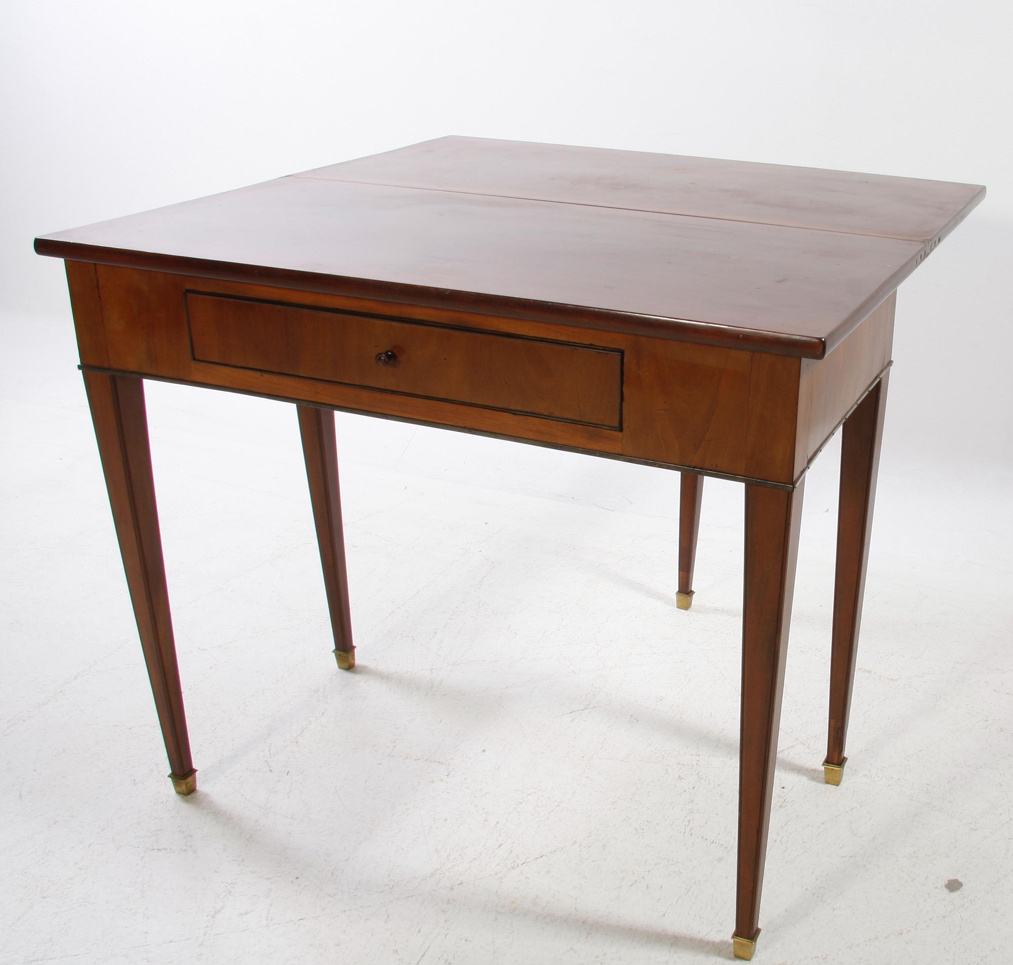 SPELBORD, gustaviansk stil.