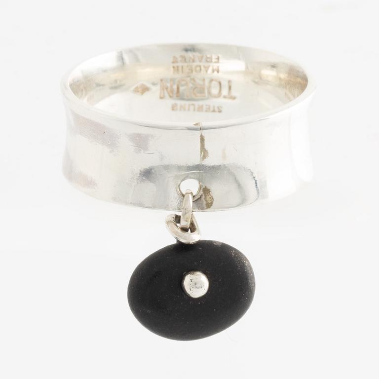Ring silver med natursten.