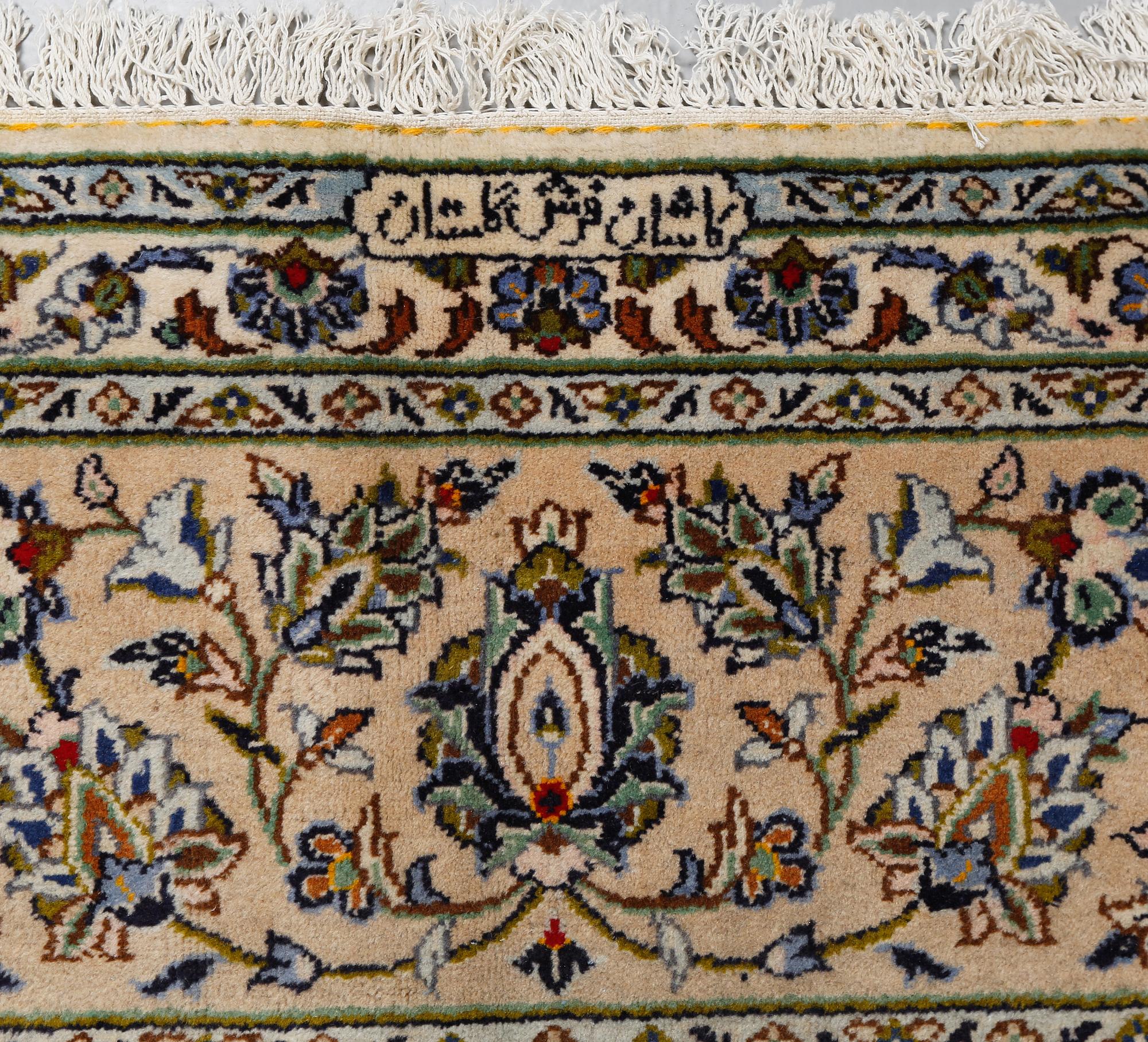 MATTA, Keshan, old, 415x300 cm, signerad.