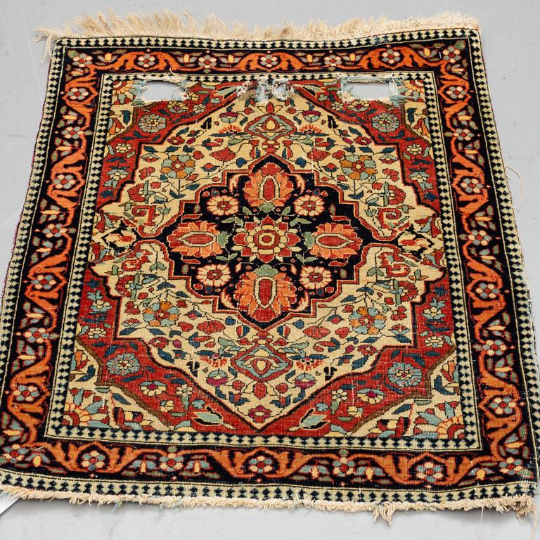 MATTO, a semi-antique Kashan Motachem, ca 84 x 64 cm.