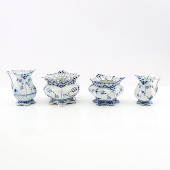 Service approx. 33 pcs "Musselmalet full lace and half lace" Royal Copenhagen Denmark late 20th century porcelain.