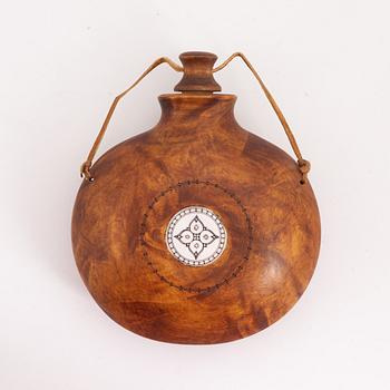 A birch flask by Andreas Poggats, before 1964.