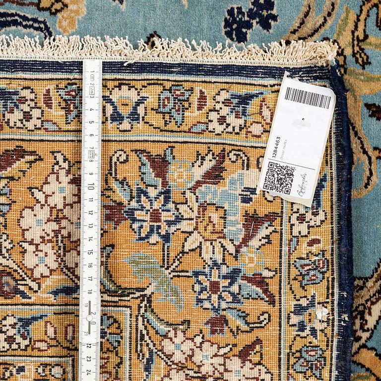 Matto, old Qum figural part silk, ca 213 x 135,5-139 cm.