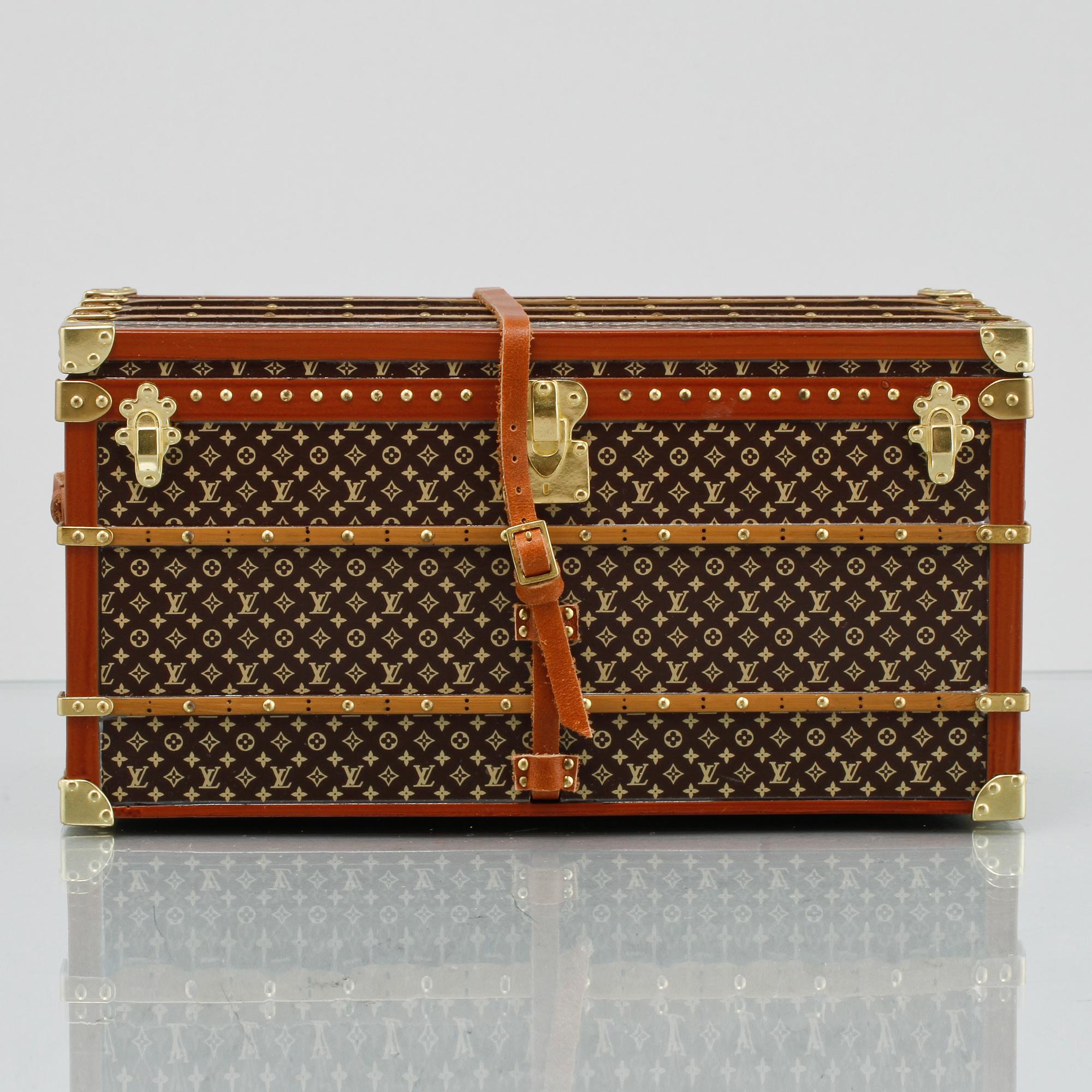 MINIATYRKOFFERT/BREVPRESS, Louis Vuitton, 1980-2000.