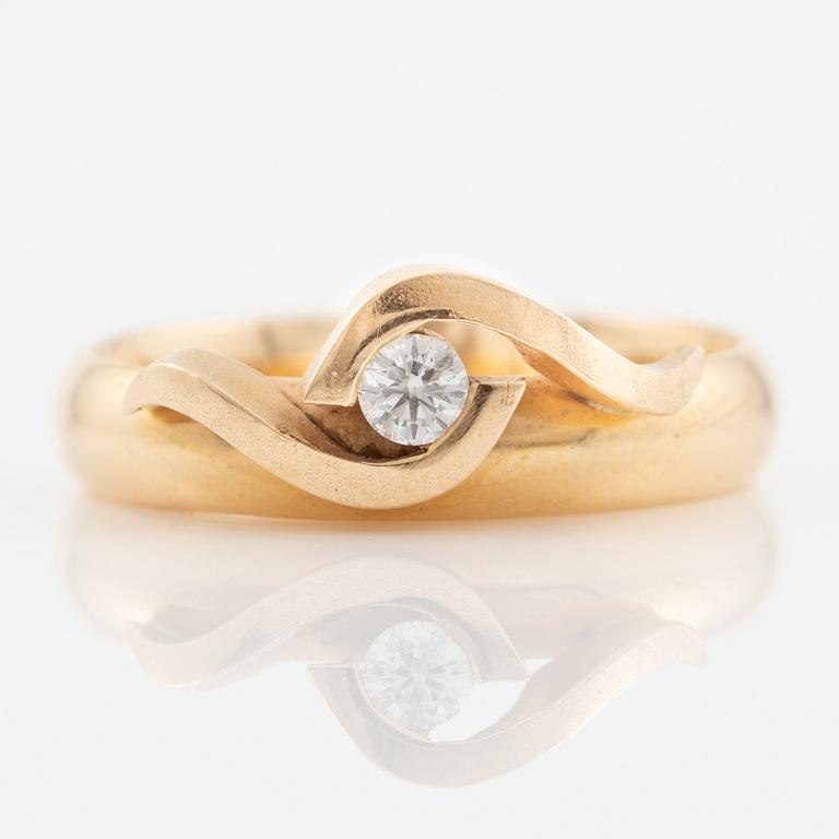 Ring 18K gold with brilliant-cut diamond.