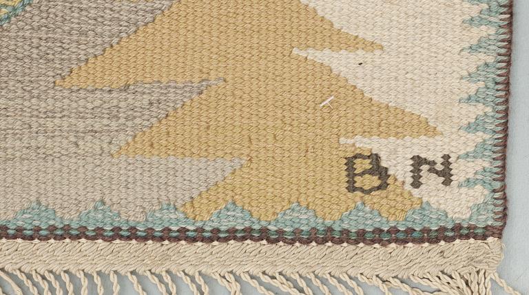 CARPET. "Tånga ljus". Gobelängteknik (tapestry weave). 282 x 211 cm. Signed AB MMF BN.