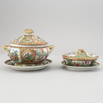 A part Canton famille rose service, Qing dynasty, late 19th century (12 pieces).