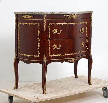 BYRÅ, rokokostil. 1900-tal. Spanien.