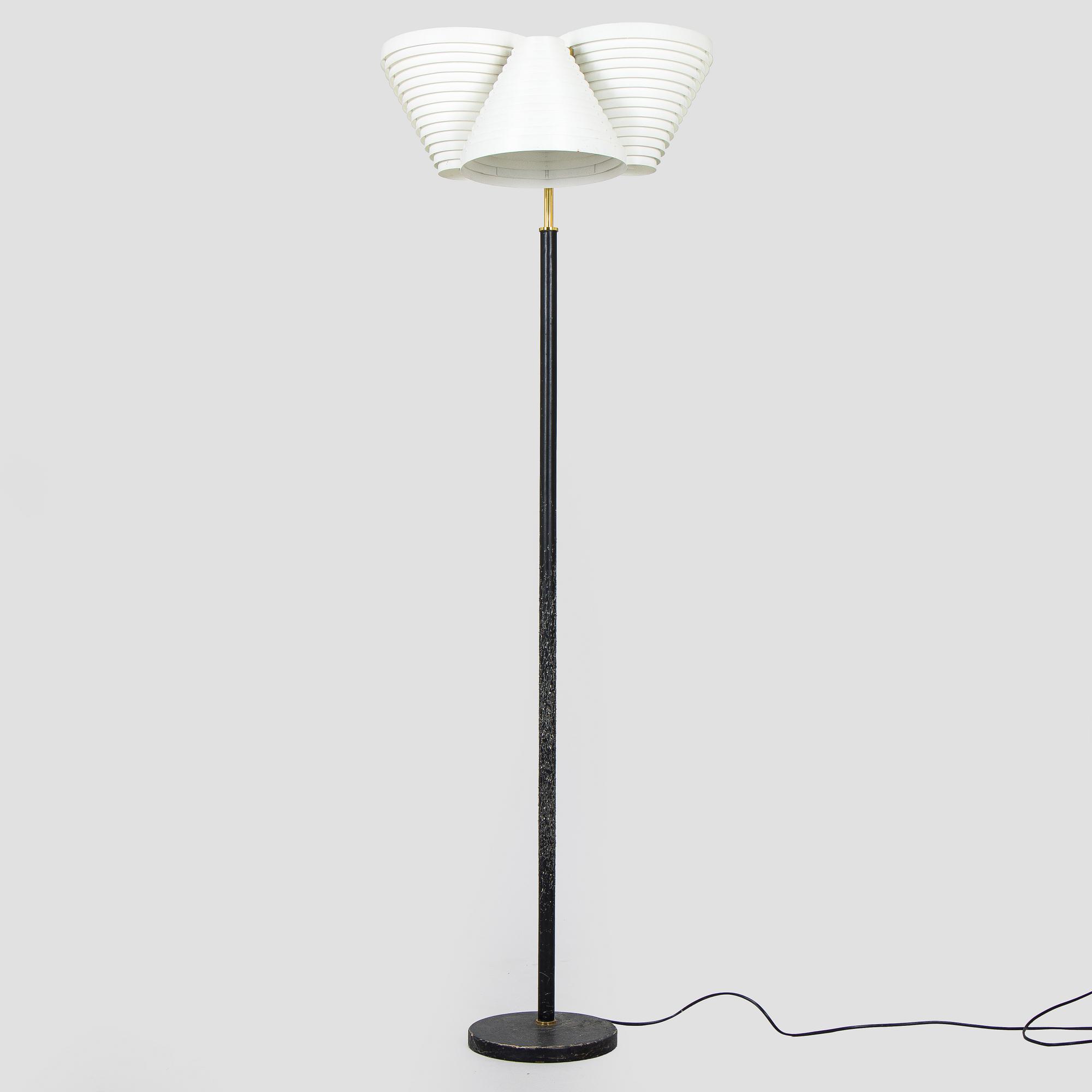 Alvar Aalto, a late 20th century 'A809' floorlamp for Valaisinpaja.