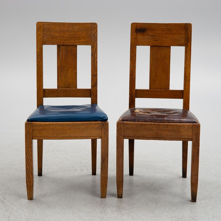 Carl Westman, attributed, a pair of oak chairs, from around the year 1915.