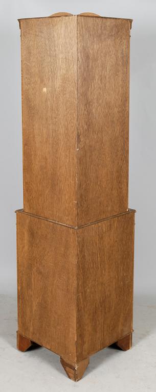 HÖRNSKÅP, England, 1900-talets andra hälft.