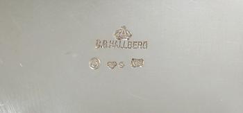 POKALVAS med LOCK, silver, CG Hallberg, 1922, vikt ca 485 g.