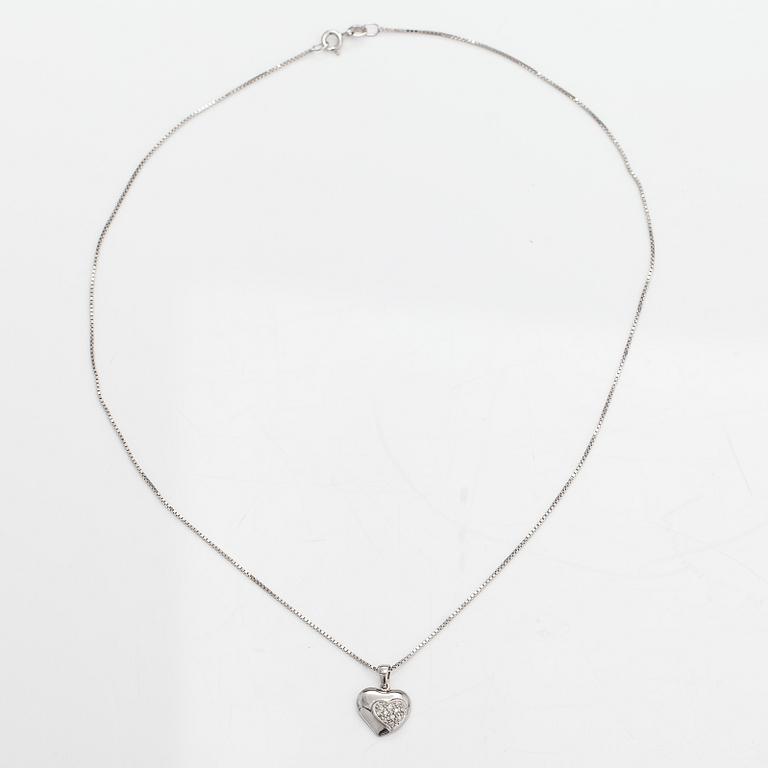 A 14K and 18K white gold necklace with diamonds ca. 0.055 ct in total.