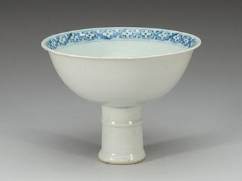 A blue and white anhua-decorated stem cup, Ming dynasty, Wanli (1573-1620).