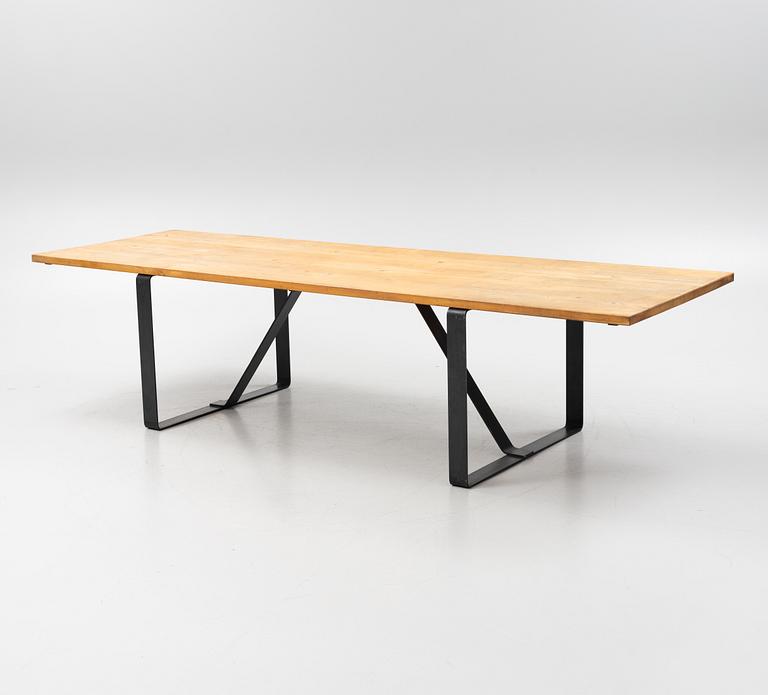 Matbord, Sven Larsson Möbelshop, sent 1900-tal.