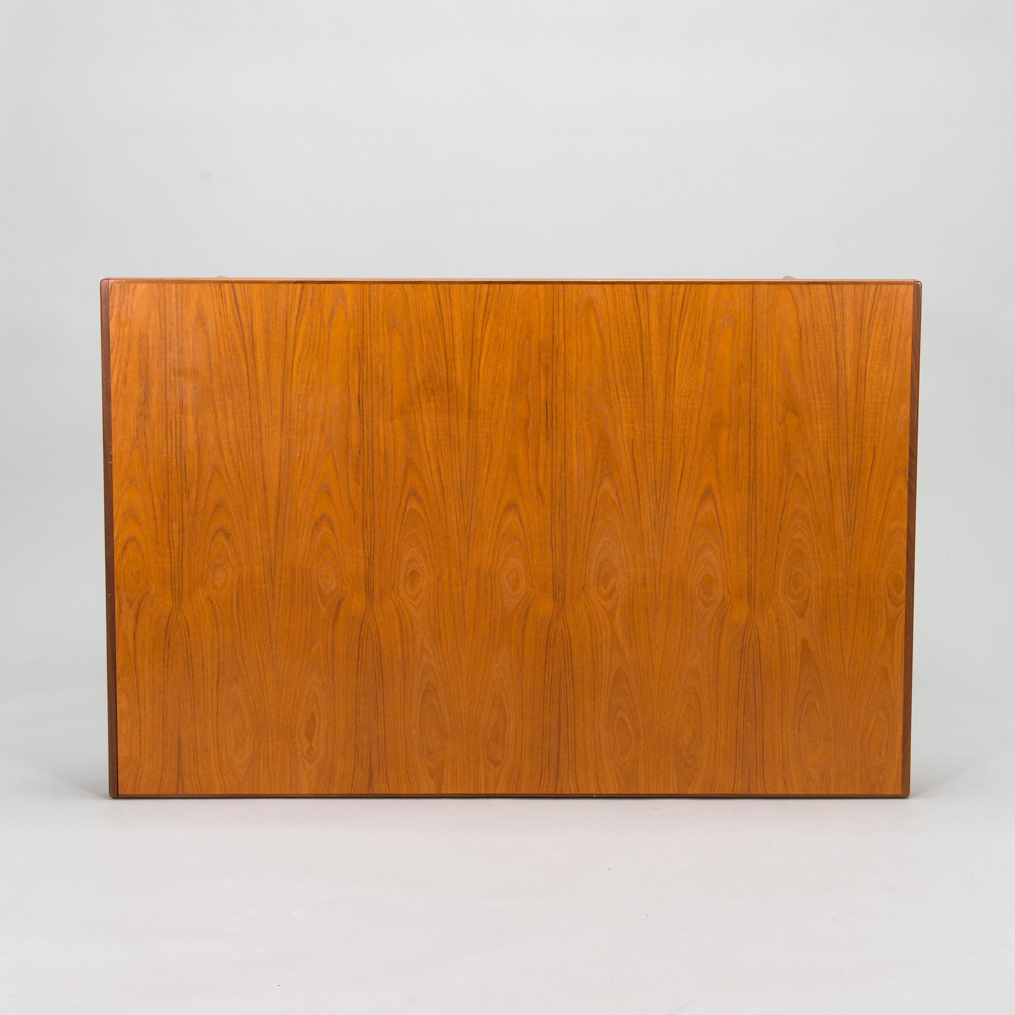 Olof Ottelin, a 1960s 'Sirena' dining table, Oy Stockmann Ab, Keravan puusepäntehdas.