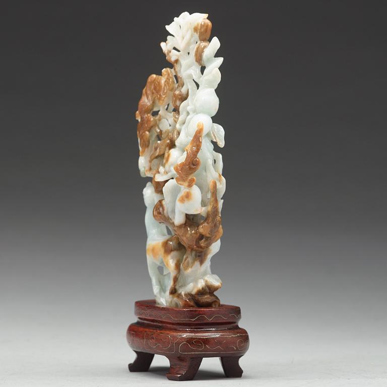 SKULPTUR, nefrit. Kina, 1900-tal.